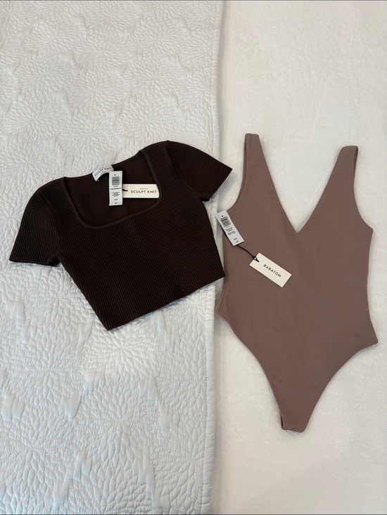 Babaton Tops - Aritzia Babaton Taupe Contour V-Neck Tank bodysuit and brown crop knit SZ xs NWT